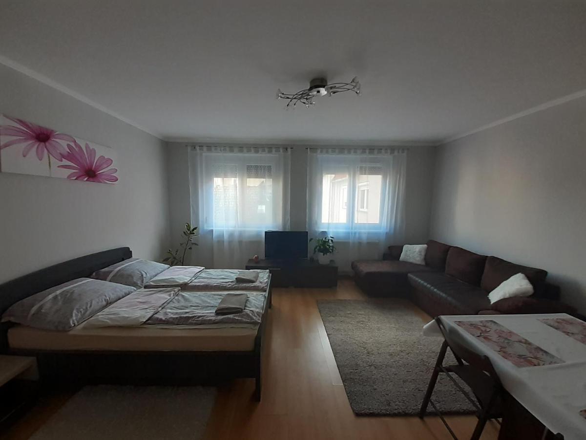 Tukan Apartman Хайдусобосло Экстерьер фото
