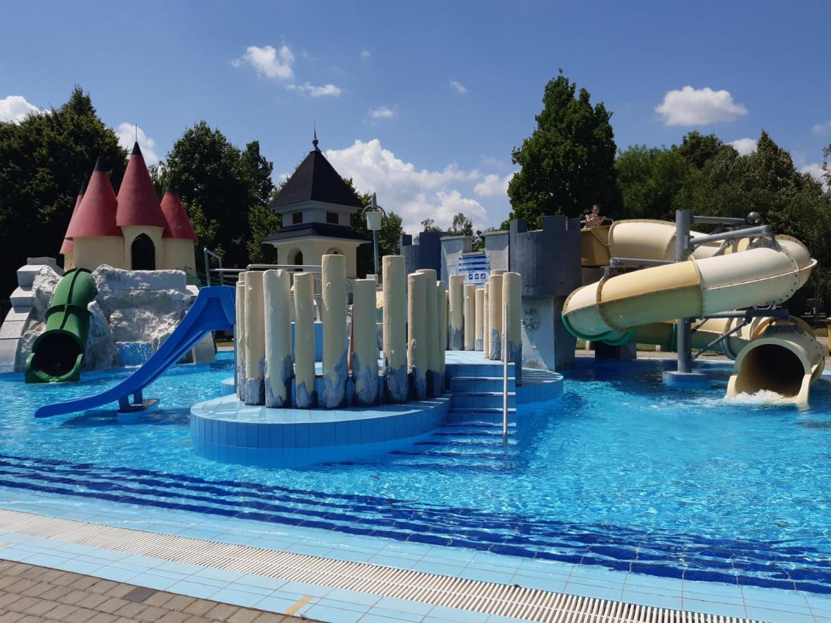 Tukan Apartman Хайдусобосло Экстерьер фото
